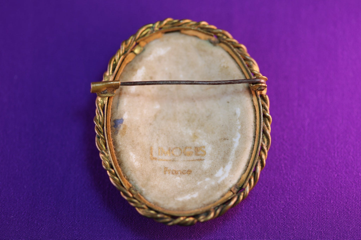 Limoges - Porzellan Brosche Portrait - The Love Witch