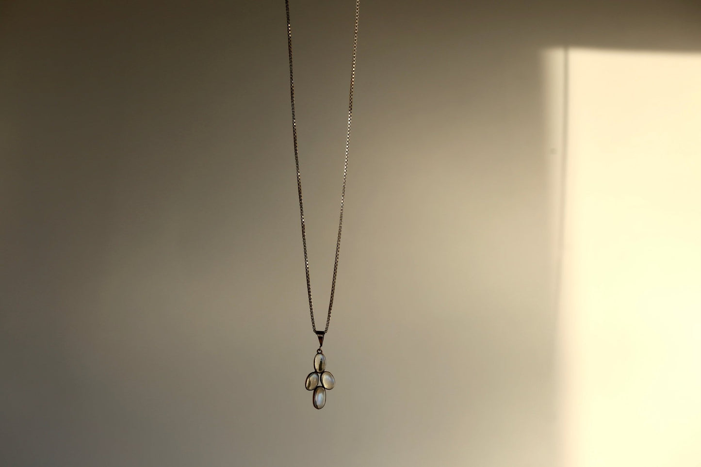 Moon Magic Kreuz - The Love Witch