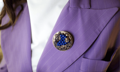 Brosche Dionysos J´taime - The Love Witch