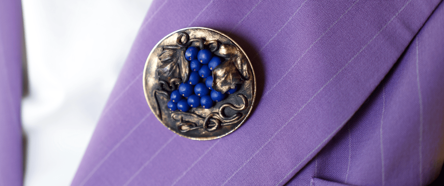 Brosche Dionysos J´taime - The Love Witch