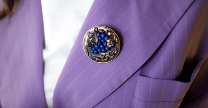 Brosche Dionysos J´taime - The Love Witch