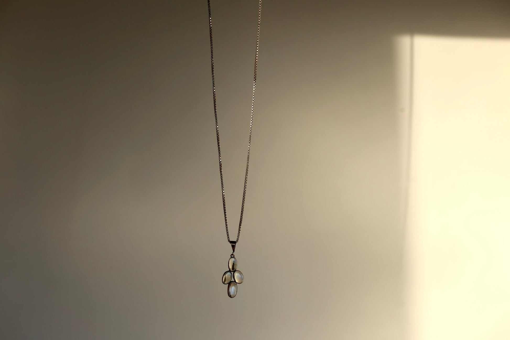 Moon Magic Kreuz - The Love Witch