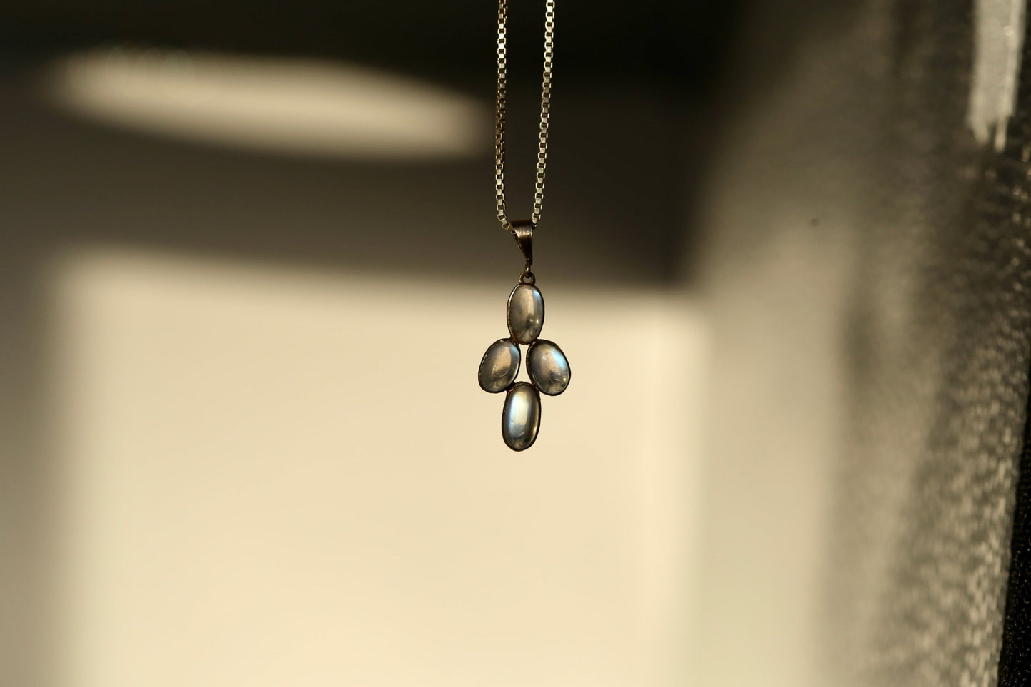 Moon Magic Kreuz - The Love Witch