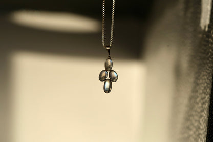 Moon Magic Kreuz - The Love Witch