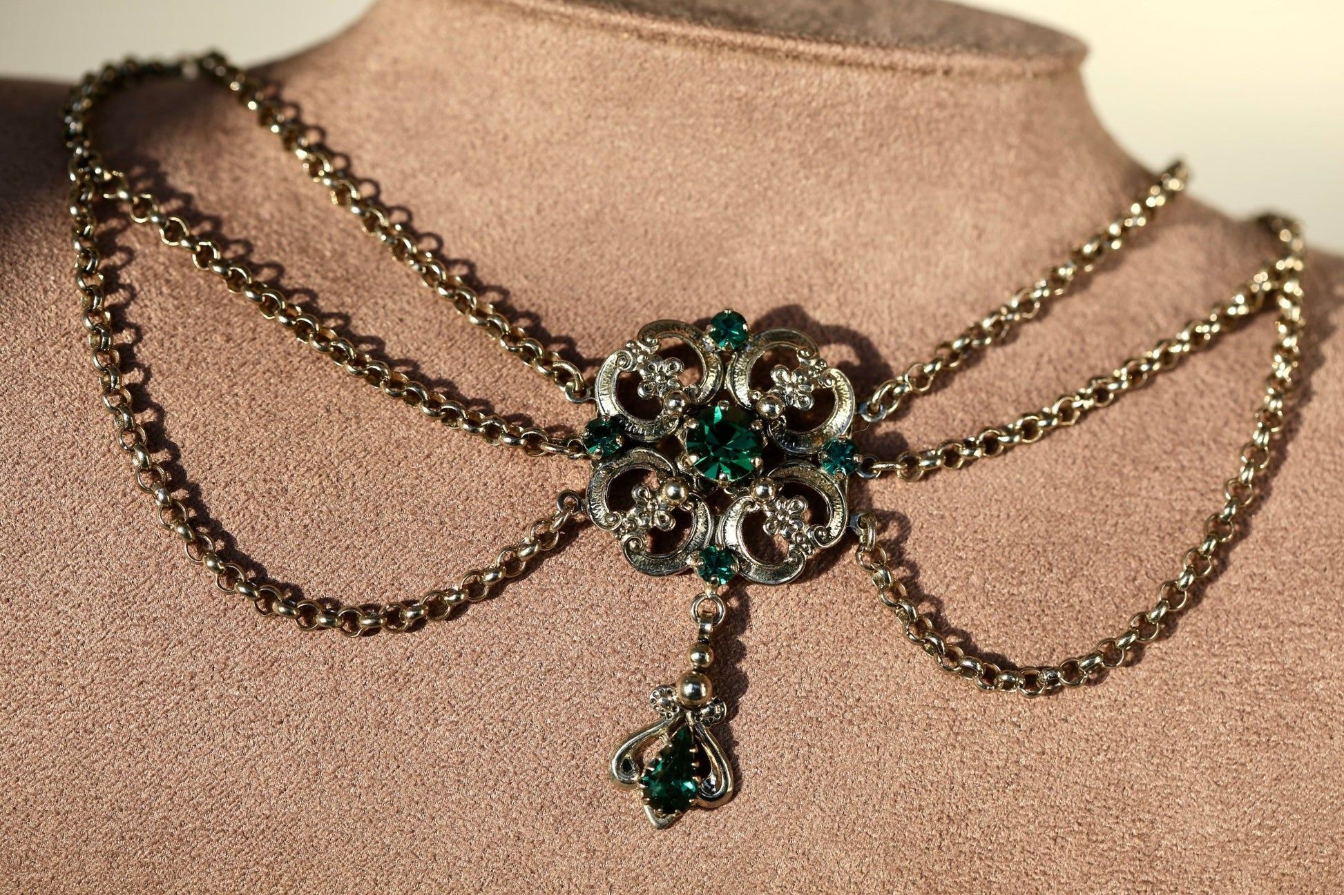 Poison Ivy Chocker - The Love Witch