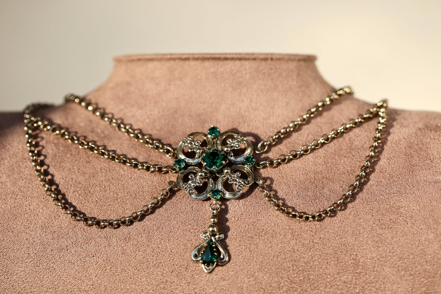 Poison Ivy Chocker - The Love Witch