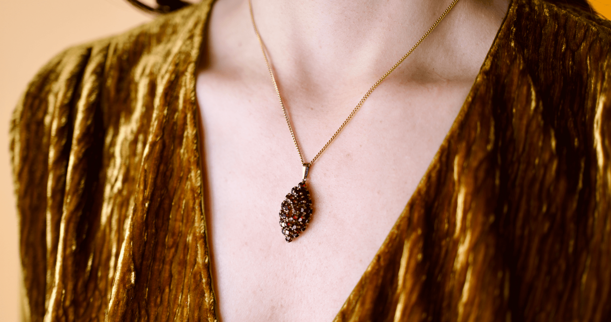 Portal to Love Kette - The Love Witch