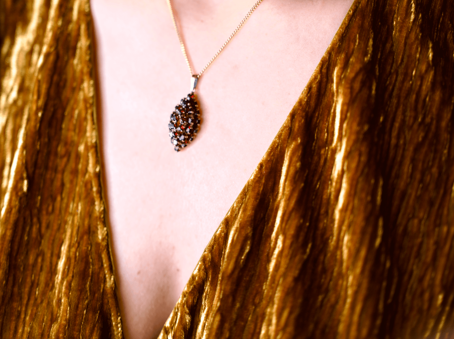 Portal to Love Kette - The Love Witch