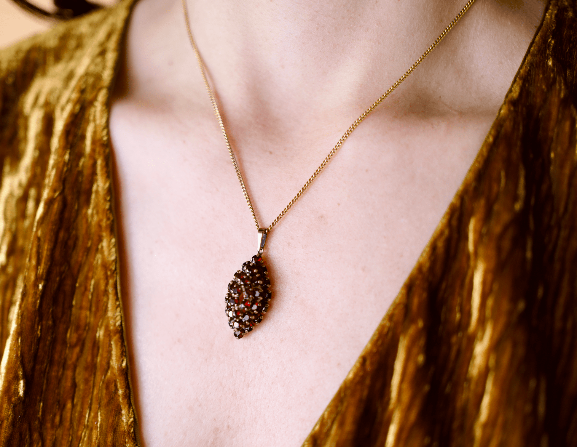 Portal to Love Kette - The Love Witch