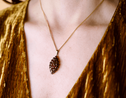 Portal to Love Kette - The Love Witch