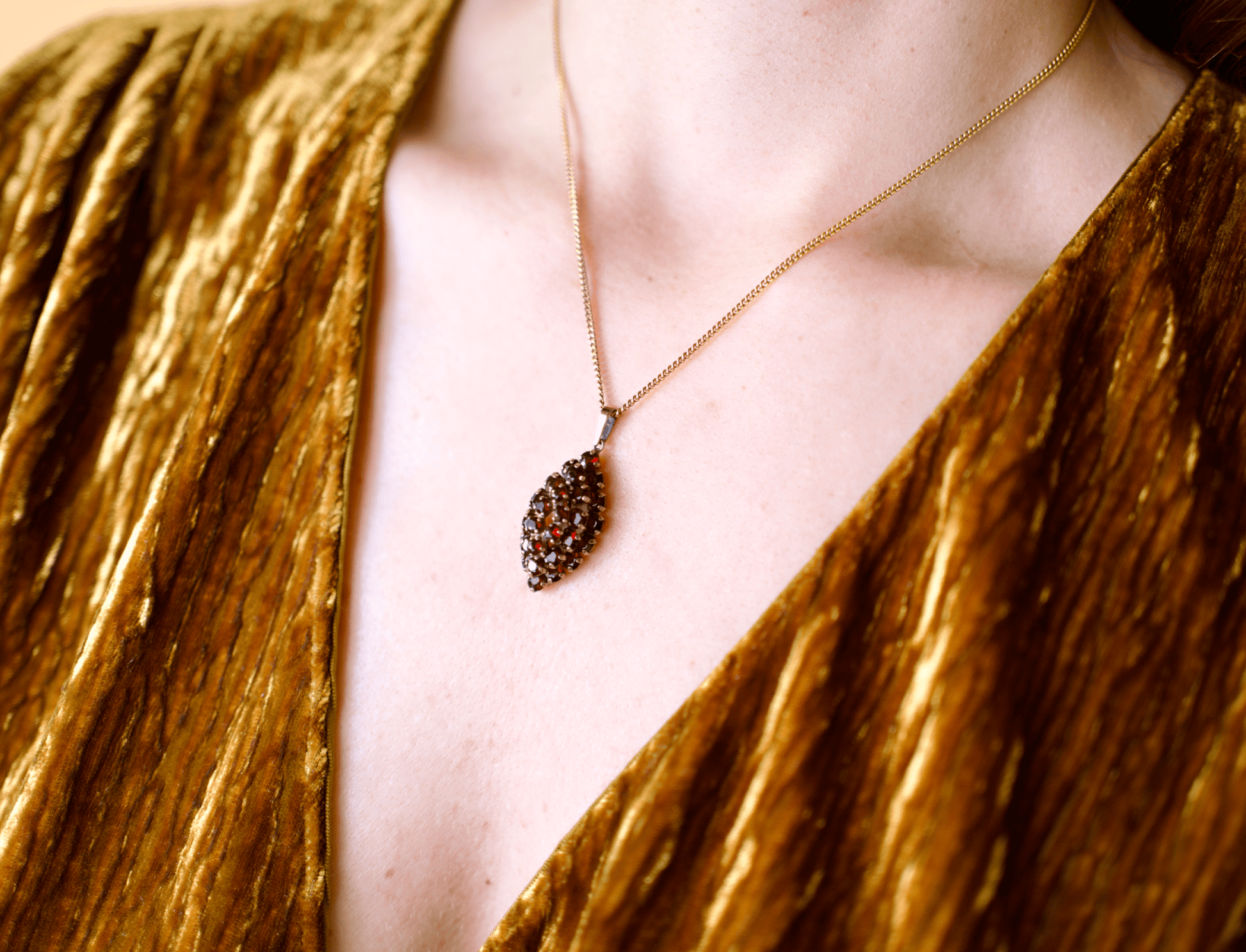 Portal to Love Kette - The Love Witch