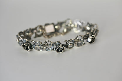 Radiant Rose Bracelet - The Love Witch