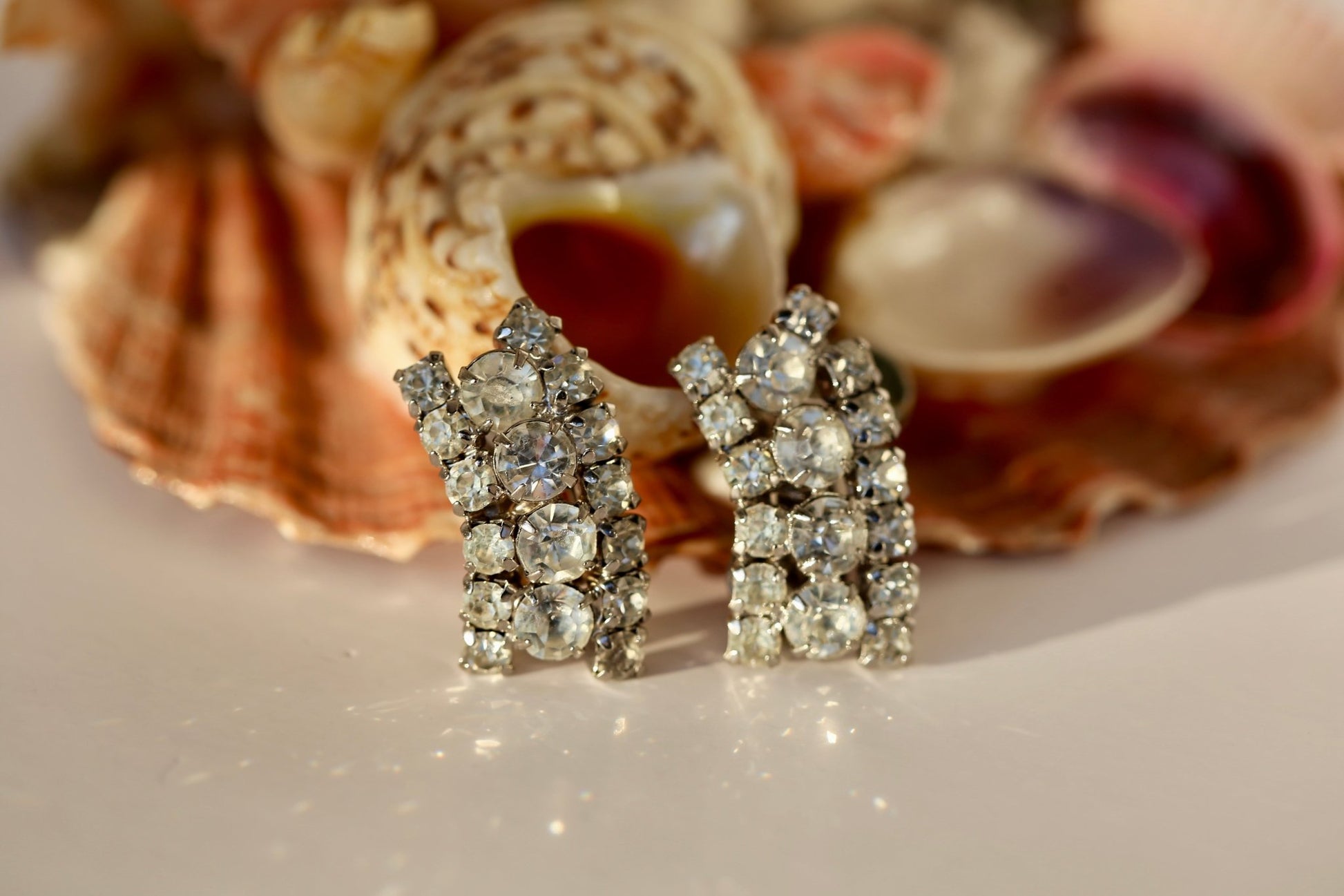 Rhinestone Clip - On Ohrringe - The Love Witch