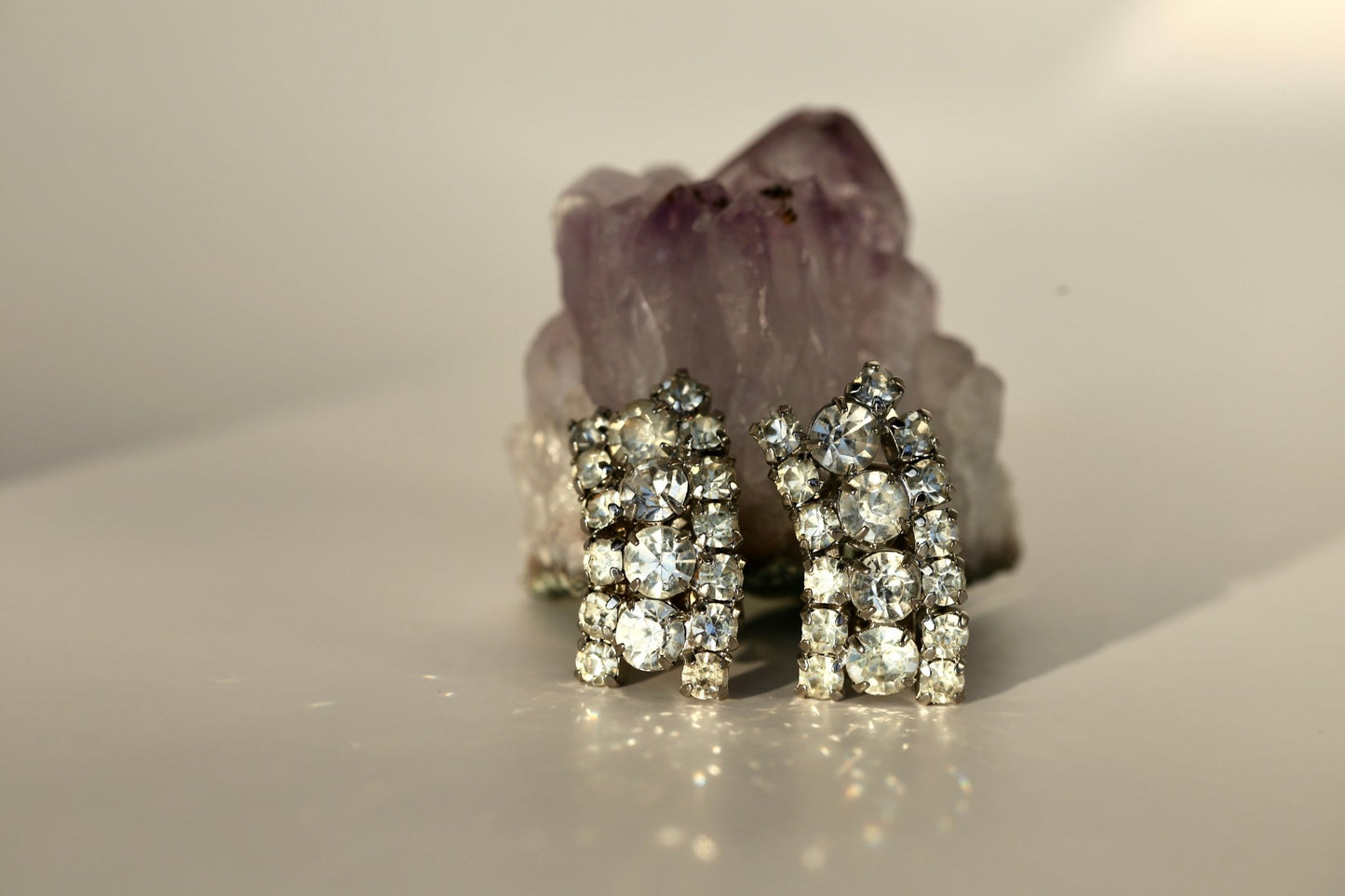 Rhinestone Clip - On Ohrringe - The Love Witch