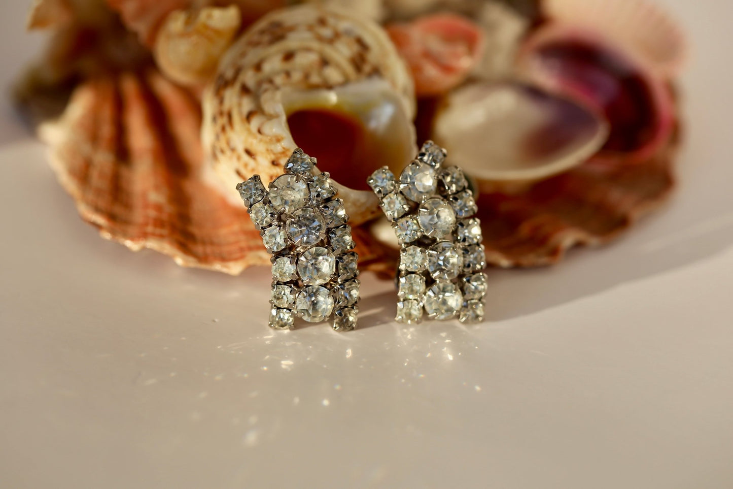 Rhinestone Clip - On Ohrringe - The Love Witch