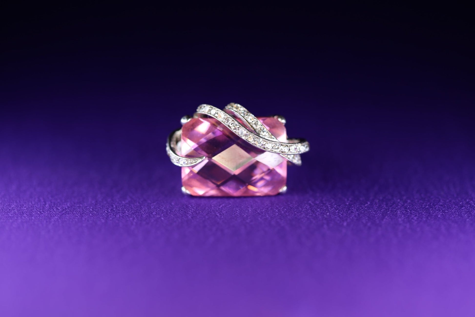 Ring Venus Calling - The Love Witch